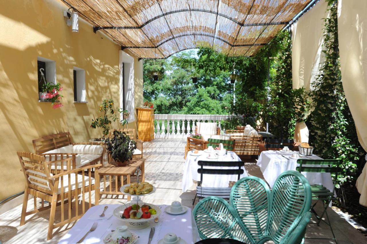 Bed and Breakfast Palazzo Scura Vaccarizzo Albanese Exterior foto