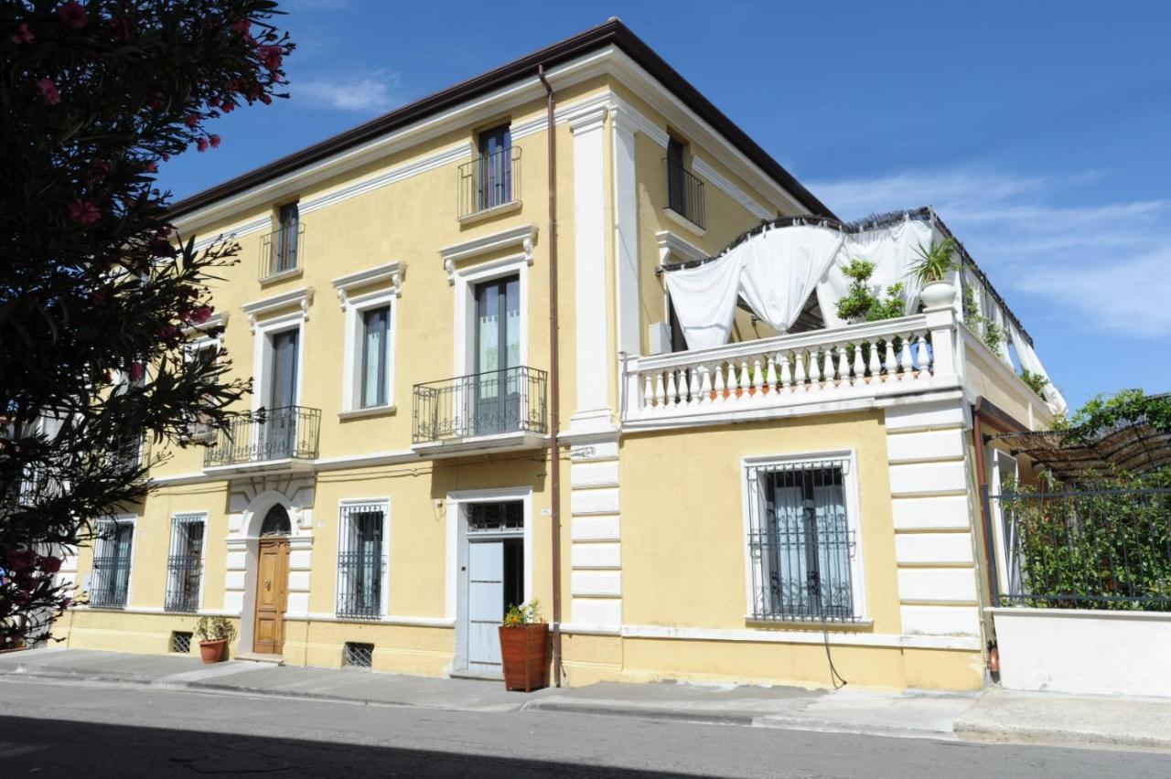 Bed and Breakfast Palazzo Scura Vaccarizzo Albanese Exterior foto